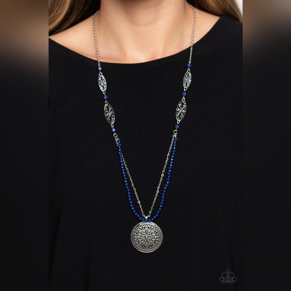 Elegant Silver and Blue Pendant Necklace Set